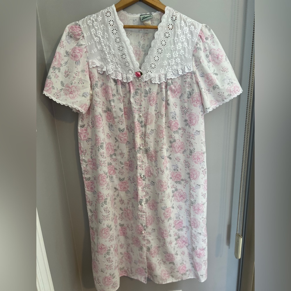 Penman’s Vintage White & Pink Floral Button Up Nightgown M